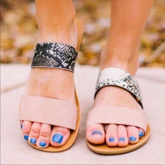 🌸Snake Print Sandals - Picture 2 of 8